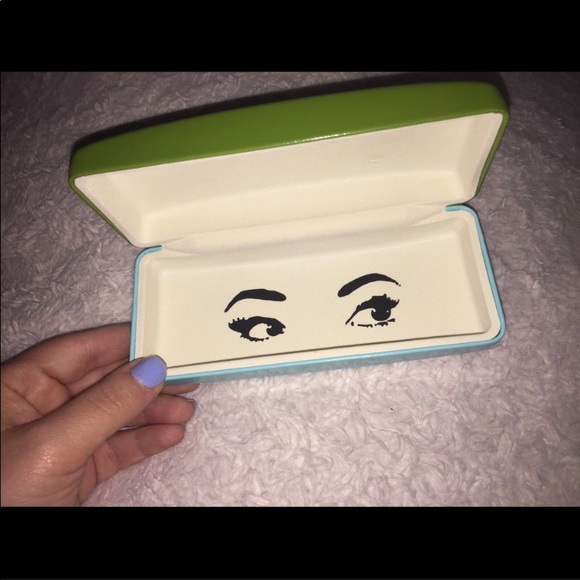 New Kate Spade Sunglasses with Case & Cloth - Picture 5 of 8